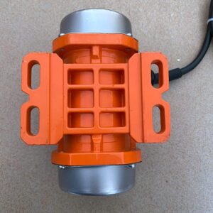 15W 220V Vibrating Motor Adjustable Speed for Feeding Machine, Shotcrete Machine, Washing Machine Motor Speed Controller in action