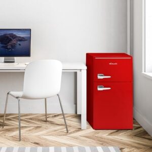 Avanti RMRT30X5R-IS Mini Fridge in red, showcasing retro design and features