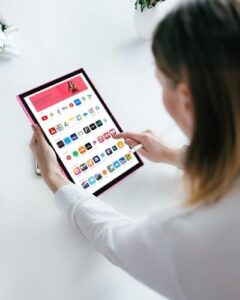 Tablet 2 in 1 with Keyboard Case, Mouse, and Stylus Pen – 10 inch Android Tablet with Dual Camera and Expandable Storage