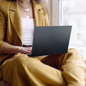 ASUS Zenbook 14 OLED 2024 Business Laptop with 14" WUXGA touchscreen and Intel Ultra 7155H processor